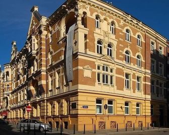 Moon Hostel Warszawa - Warsaw - Building
