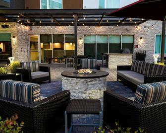 TownePlace Suites by Marriott Las Vegas Stadium District - Las Vegas - Patio