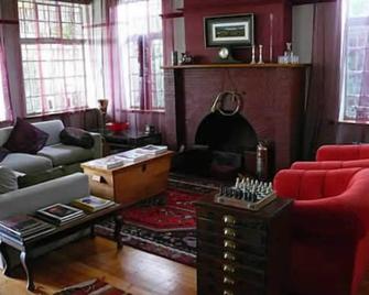 Bains House - Upington - Wohnzimmer
