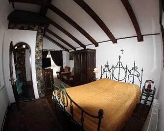 Hunter Prince Castle Hotel - Turda - Bedroom