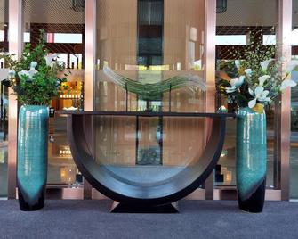Shining Star Hot Spring Hotel - Kunming - Lobby