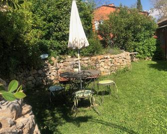 15 Mins D'aix-en-provence et Lubéron Dans Domaine de Campagne Privé - Le Puy-Sainte-Réparade - Patio