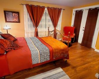 Amazing 3-bedroom entire Chalet-Sauna+lakeview+Spa+BBQ(Best place to relax) - Saint-Côme - Bedroom