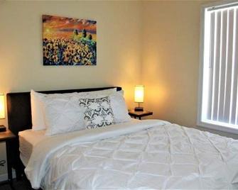 One Bedroom Apartment in Kalamazoo with View - Kalamazoo - Bedroom