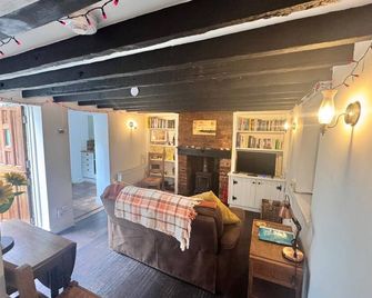 Fisherman's Rest - Ramsgate - Living room