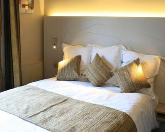 Hotel Saint Pierre - Vire Normandie - Bedroom