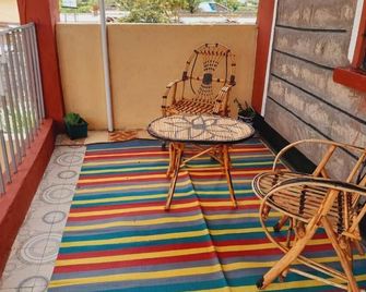 Lux Suites Hotfoot Homestays Isiolo - Isiolo - Balcón