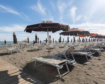 Hotel Anna - Terracina - Pláž