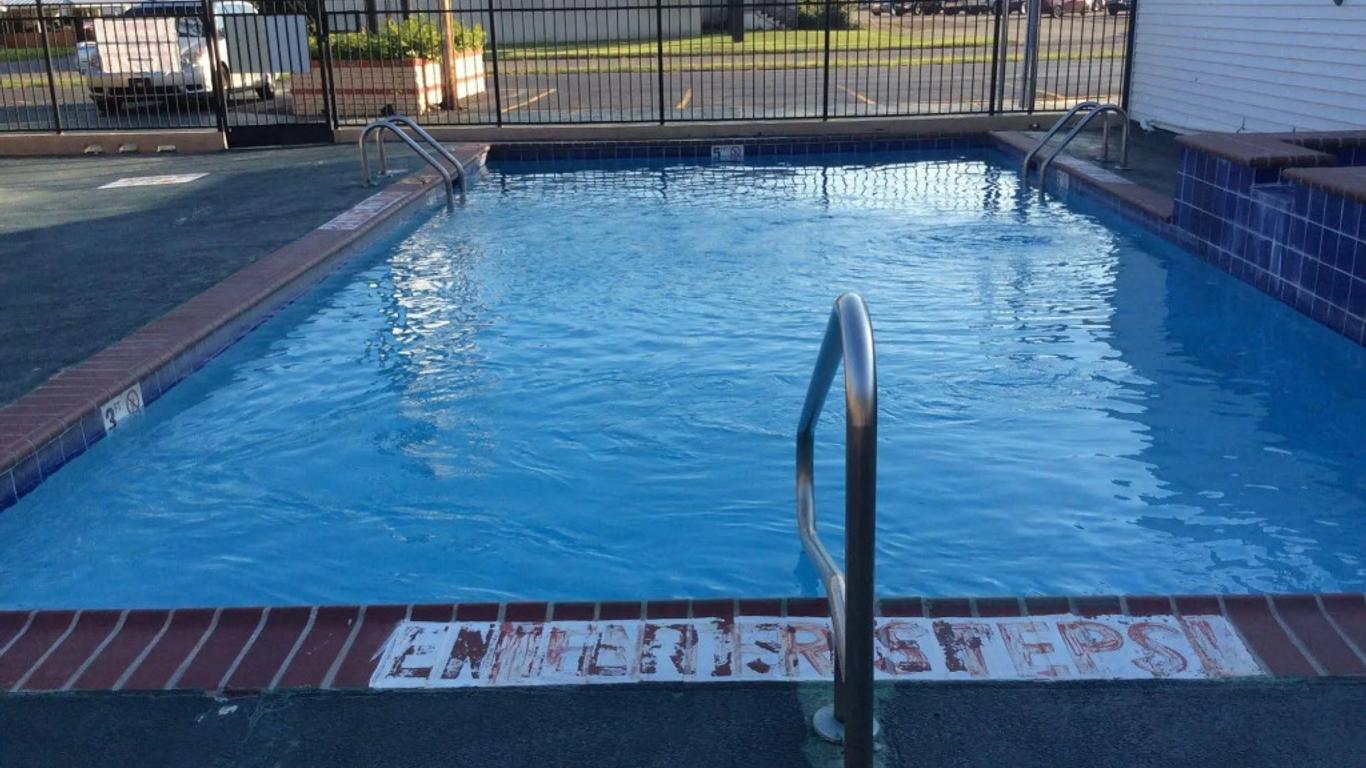 Budget Inn and Suites