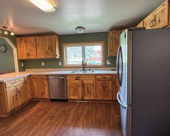 Back to the Old Farm - Ashland - Kitchen