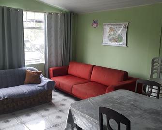 House in beautiful country house - Tijucas do Sul - Sala de estar