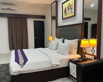 أيلا سيتي هوتل - سورونغ - غرفة نوم