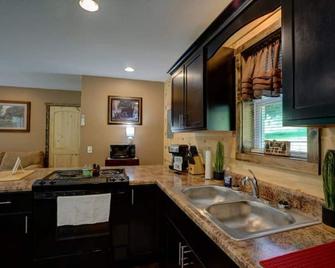 Dragon's Nest Mountain View - Robbinsville - Keuken