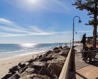 Beachside Breakaway Glenelg South 200m to the Beach - Glenelg - Пляж