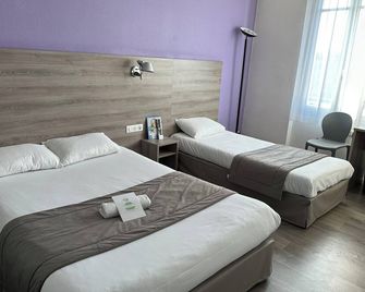 Brit Hotel Confort Nevers Centre Gare - Nevers - Bedroom
