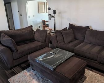 Modern Farm Style Home With Lots of Space - Rigby - Living room