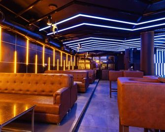 Hotel Sheetal international - Raipur - Lounge