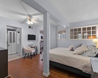 Slice of Seclusion in Downtown Southern Pines - Southern Pines - Bedroom