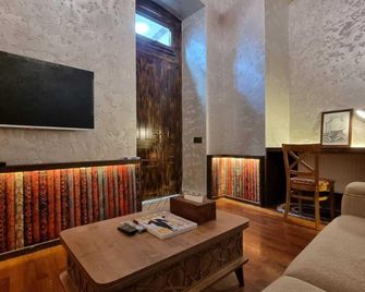 Apartments History 1870 - Baku - Living room