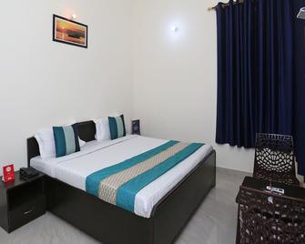 Oyo 9600 Country Homestay - Faridabad - Habitación