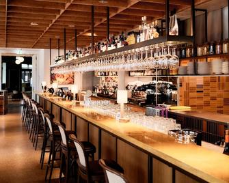 كارل أوجاست - إيه نيبورهود هوتل - نورمبرغ - بار