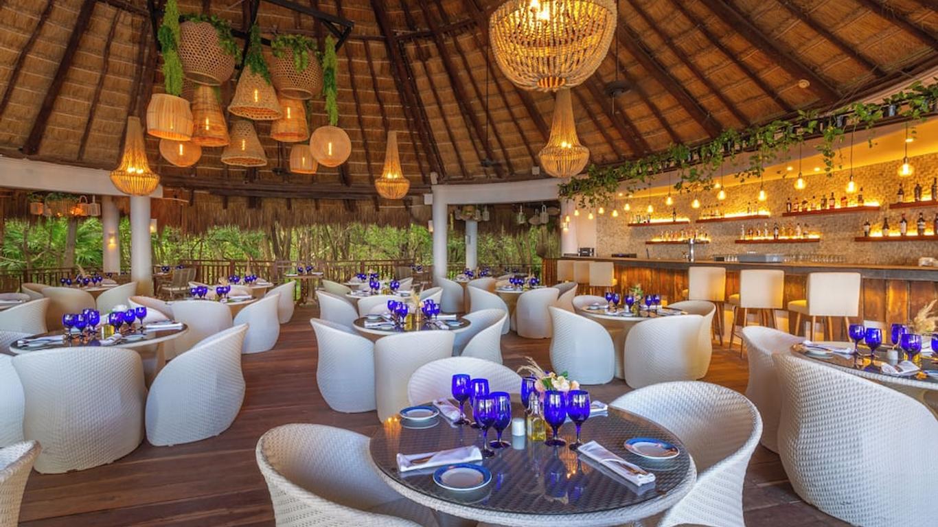Sandos Caracol Nature Resort & Water Park