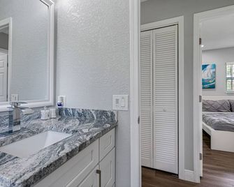 Charming & Renovated Home 20 Minutes from Tampa - Brandon