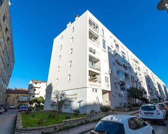 Deluxe Apartment near the Bridge - Zadar - Rakennus