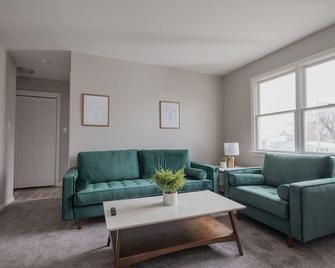 The Lazy Lizard- 2 bedroom apartment - Martinsburg - Sala de estar