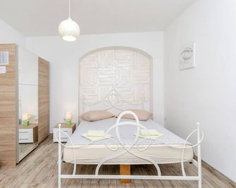 Apartments and Room Take it easy - Tribunj