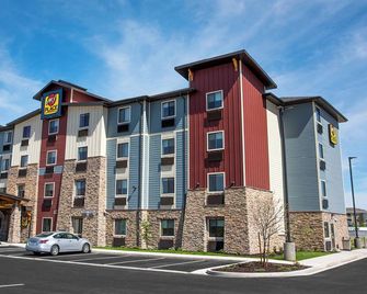 Explore Salt Lake / West Valley City – Room with Full Kitchen and Pet Friendly! - West Valley City - Building
