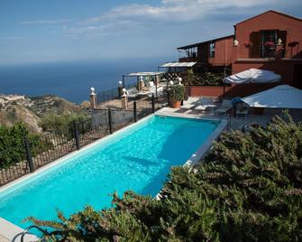 Casale Di Caterina - Taormina - Piscina