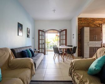 Village Itaúna Inn - House Azul - Saquarema - Living room