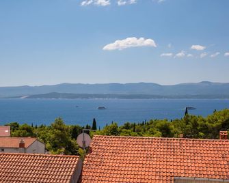 Apartments Dva Galeba - Bol - Vista esterna