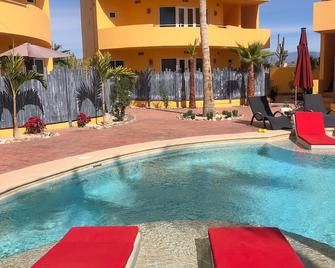 Steps away from the Beach! - Todos Santos - Alberca