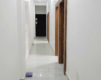 Hotel O Sky Inn - Hānsi - Hallway