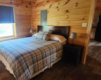 Great Valley Cabin 1 - Cozy Retreat with Pine Creek Access in the PA Wilds - Wellsboro - Спальня