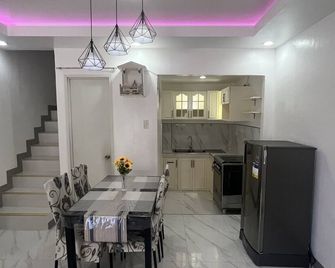 Beautiful Compostela Townhouse & Breakfast Included - Compostela - Dining room