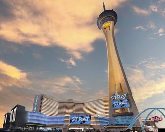 The STRAT Hotel, Casino & Tower, BW Premier Collection - Las Vegas - Building