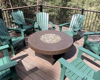 Escape to your cozy mountain retreat near Garden of the Gods 23 min - Green Mountain Falls - Balcón
