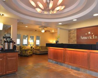 AmericInn by Wyndham Des Moines Airport - דה מואן - דלפק קבלה
