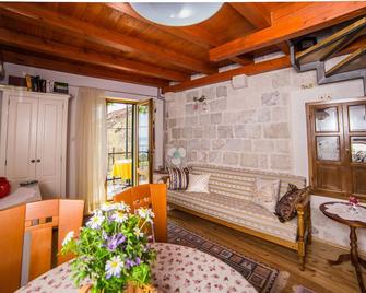 Holiday Home - 300 Years - Podgora - Living room