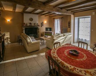 Anjou Rural house in Montfaucon Montigné / monk near Clisson, Puy du fou, Nantes - Saint-Germain-sur-Moine - Comedor