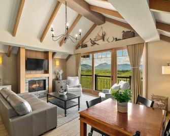 Suncadia Penthouse with Mountain and River Views! - Cle Elum - Living room