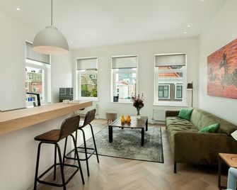 Stayci Serviced Apartments Denneweg - Haga - Pokój dzienny