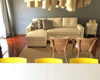 Lemon Tree Apartments - Faro - Wohnzimmer