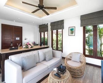Triple Tree Beach Resort - Cha-am - Living room