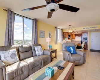 Pool Access Waterfront Hudson Condo! - Hudson - Sala de estar