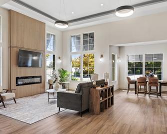 University Park Inn & Suites - Davis - Living room