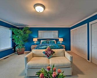 Airy Home Near Anacortes with San Juan de Fuca Views - Anacortes - Slaapkamer